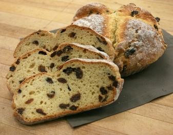 Watch Dermot make his Granny Murphy's Irish Soda Bread